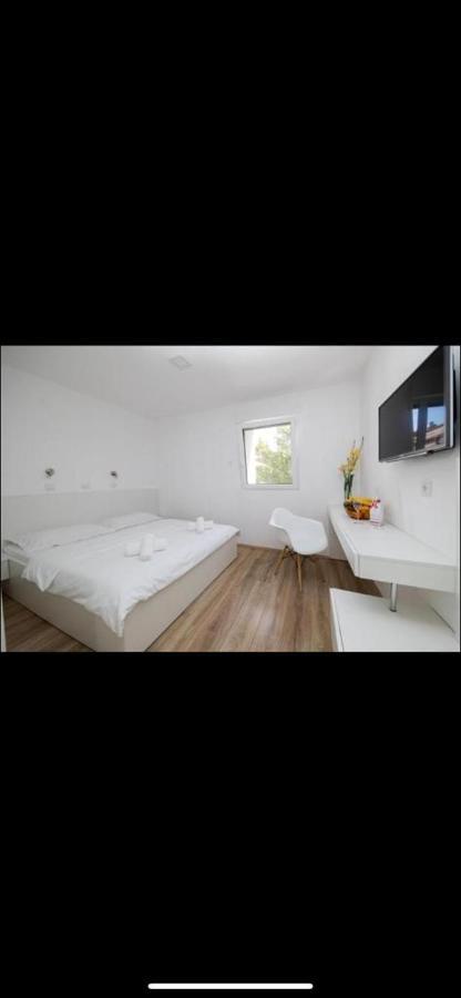 Sea La Vie Rooms Novi Vinodolski Buitenkant foto