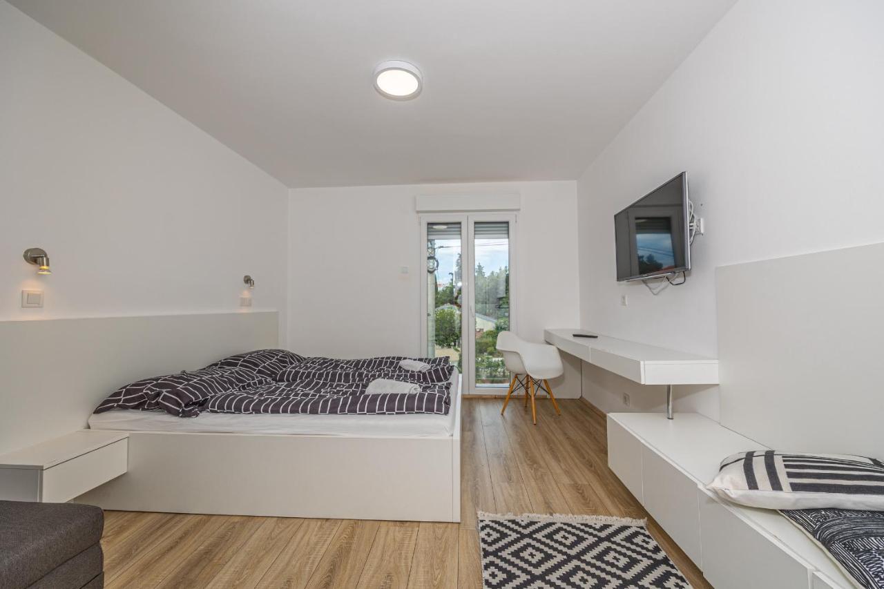 Sea La Vie Rooms Novi Vinodolski Buitenkant foto
